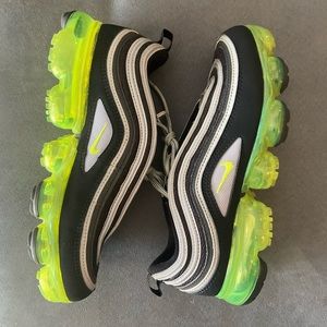 Nike Air Vapormax 97 Men' Size 7 Japan OG. Black Silver Volt. Air Max Volt Neon